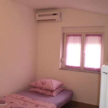 Gunja * Poljica (Trogir)